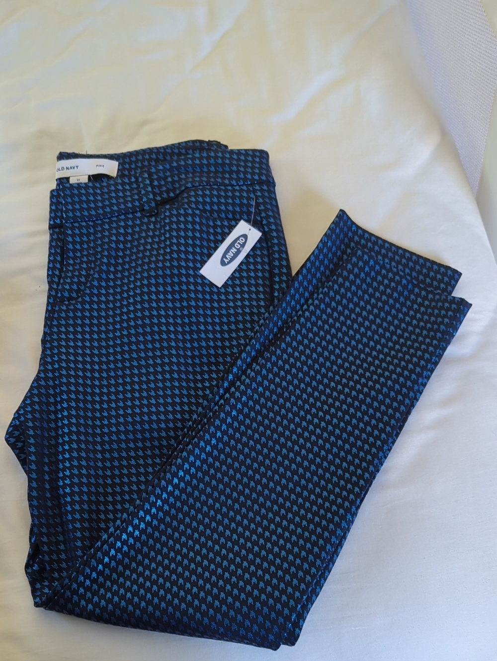 Old Navy Blue and Black Houndstooth Petitie Pixie Pants